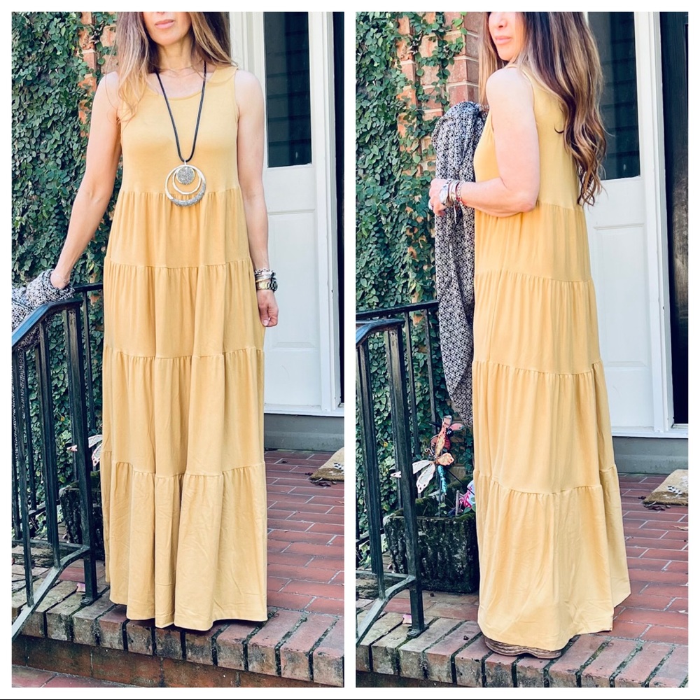 12 Bright light and breezy sleeveless tiered maxi dress - Picture 6 of 10